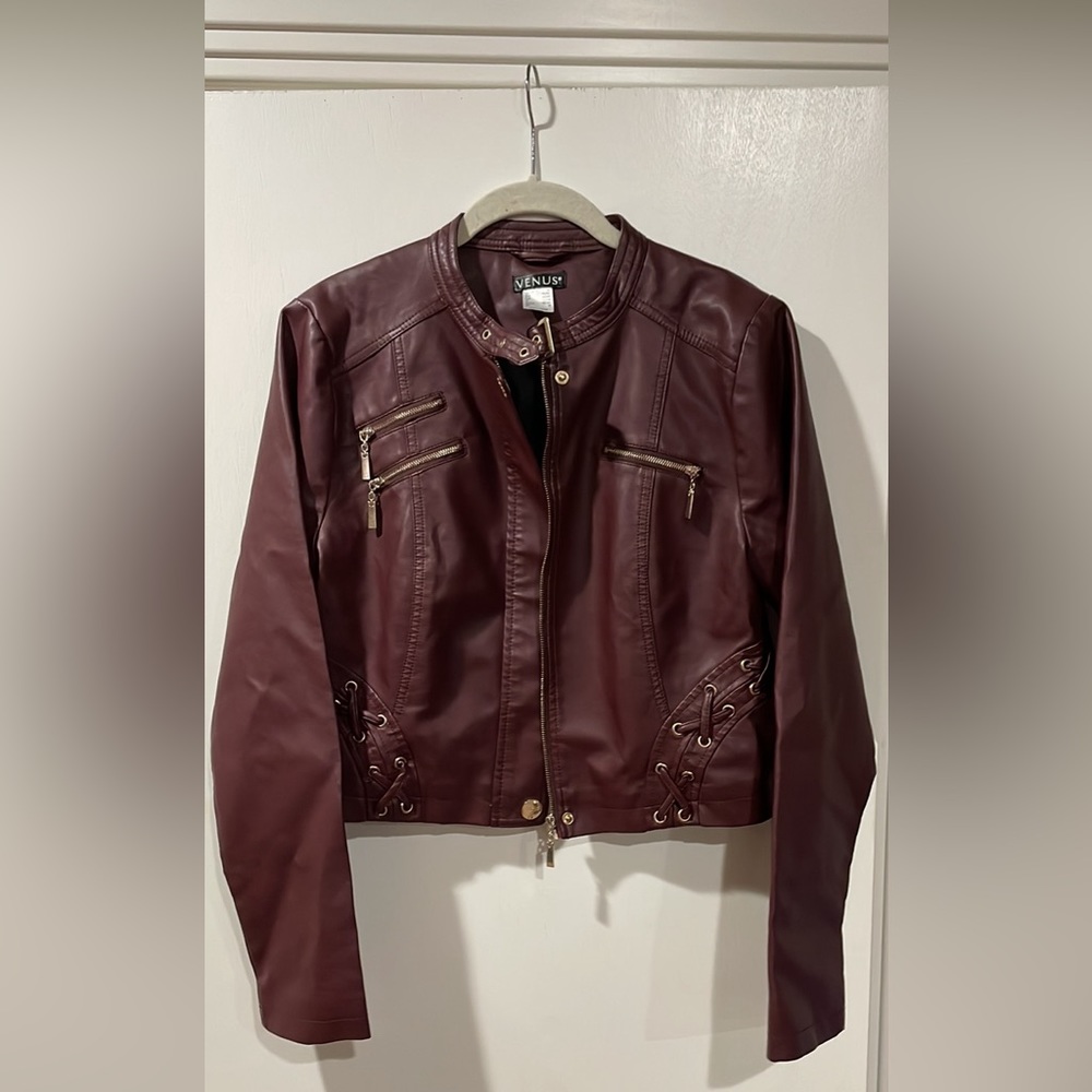 SIZE MEDIUM BRAND NAME CLOTHING - FEW ITEMS NWT - PRICING RANGES FROM $5-$25
